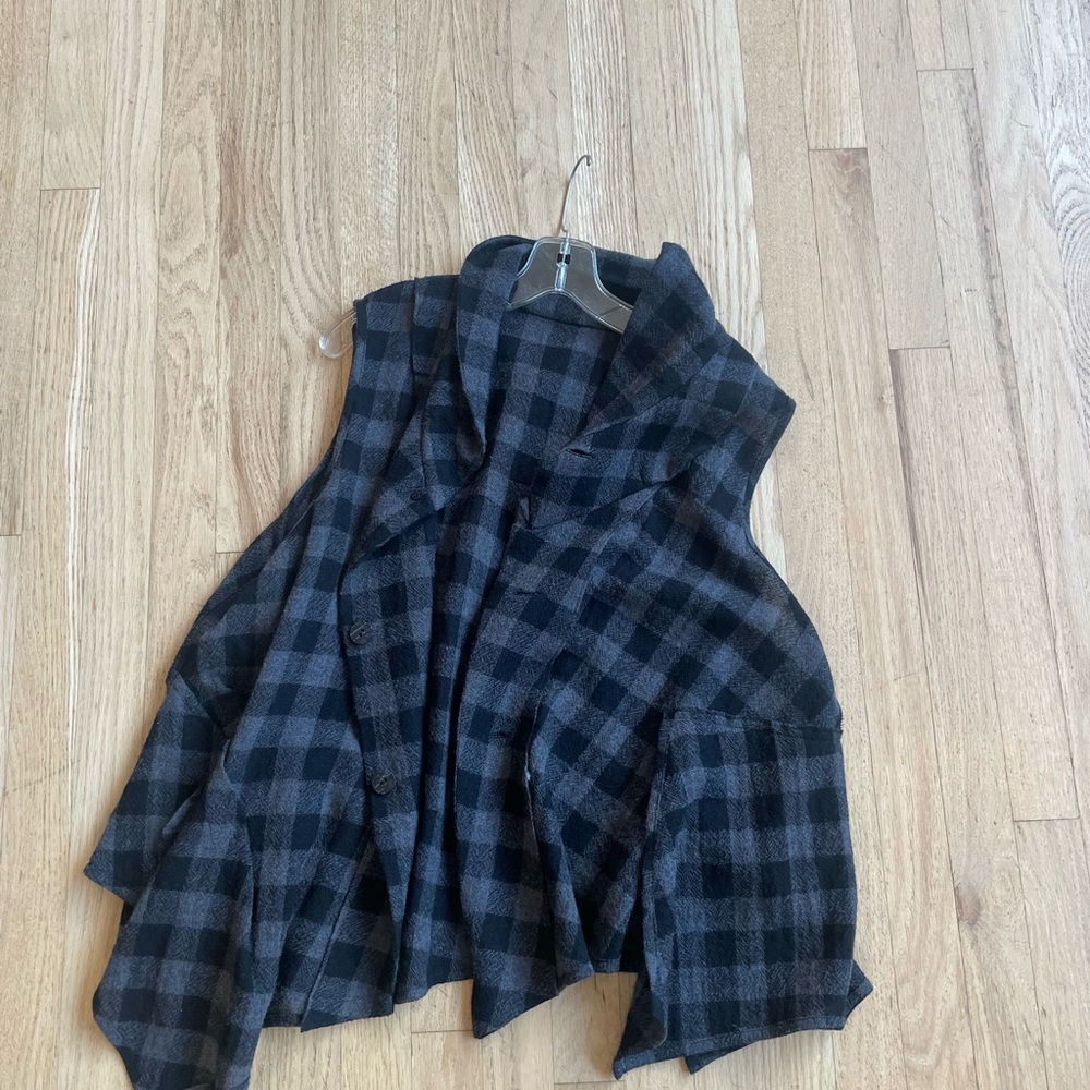 Sleeveless cardigan